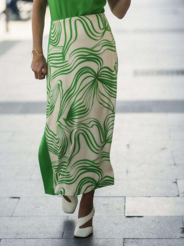 FALDA MDI BEIGE HOJAS VERDES